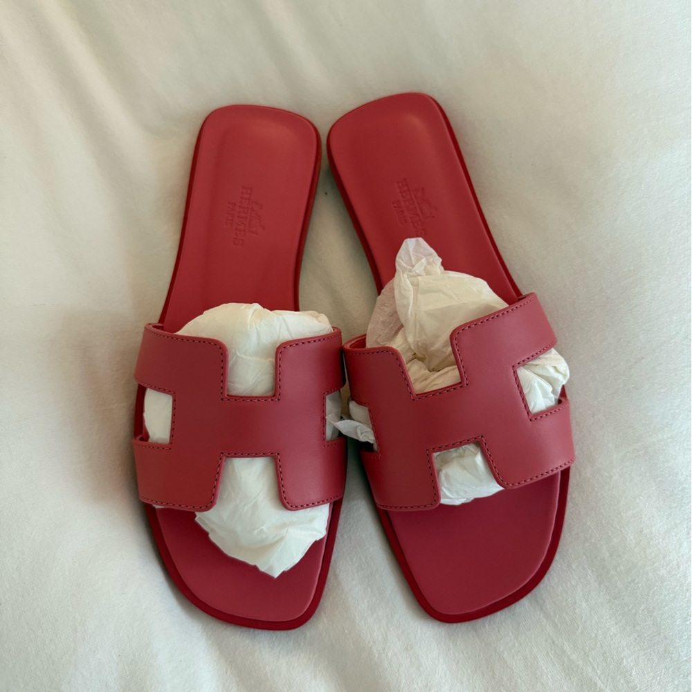 Hermès Oran Sandals in Pink